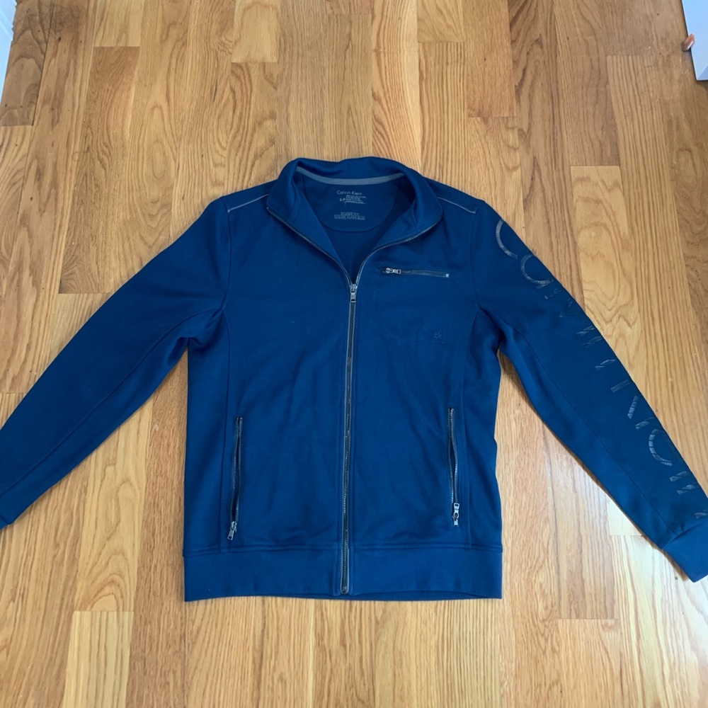 Calvin Klein Men’s Classic Fit Blue Zip Up, Size S/P, NWT